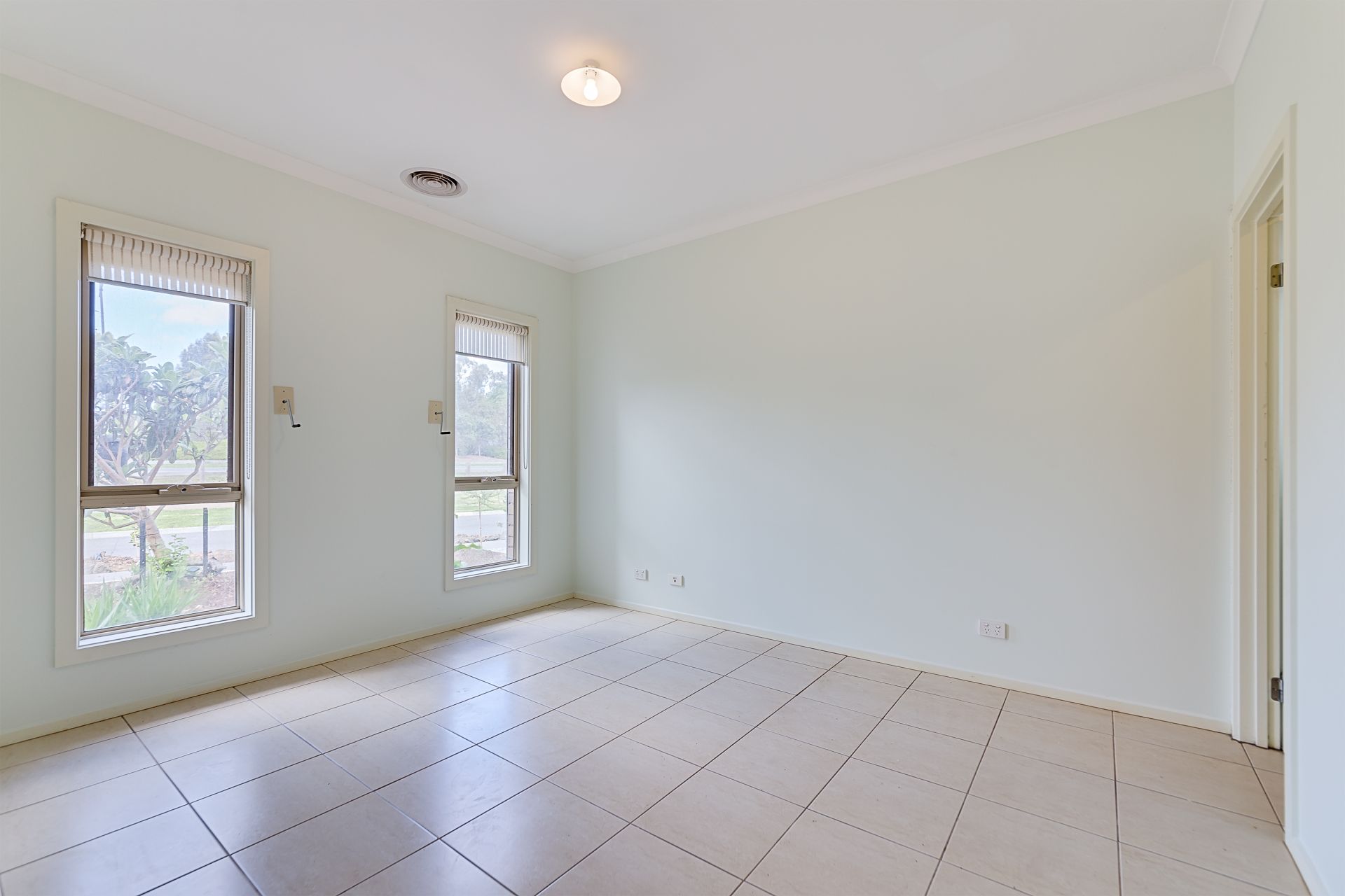16 Paisley Crescent Mernda, Mernda - Thumbnail 6