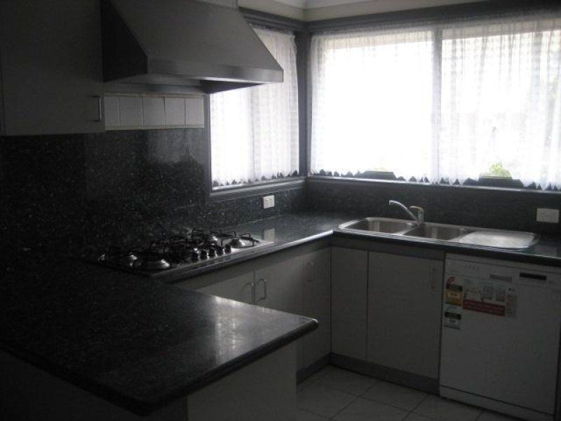 4 BEDROOMS, 3 BATHROOMS IN A GREAT LOCATION!