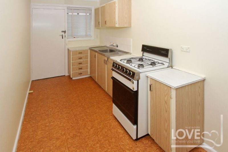 2/17 Cheddar Road, Reservoir