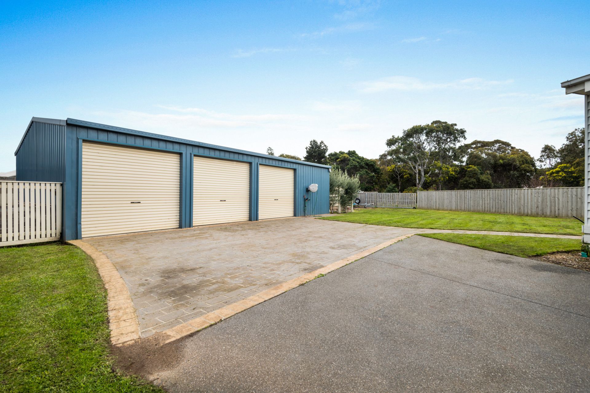 2 Phillip Court, St Leonards Neville Richards Real Estate