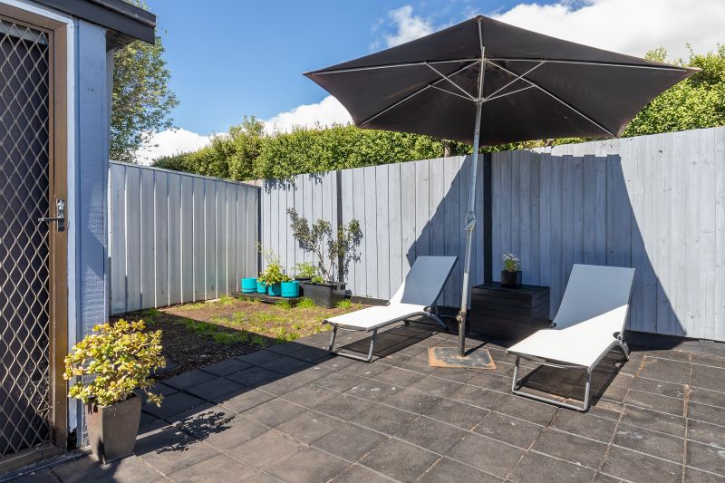 Real Estate For Sale 1/23 Seaview Avenue Mornington , VIC