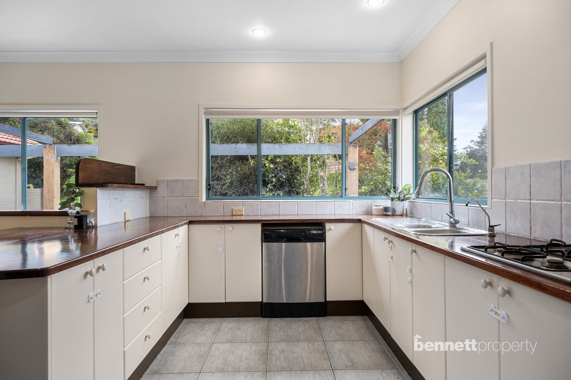 1 Nina Place, Kurrajong Heights - Thumbnail 8