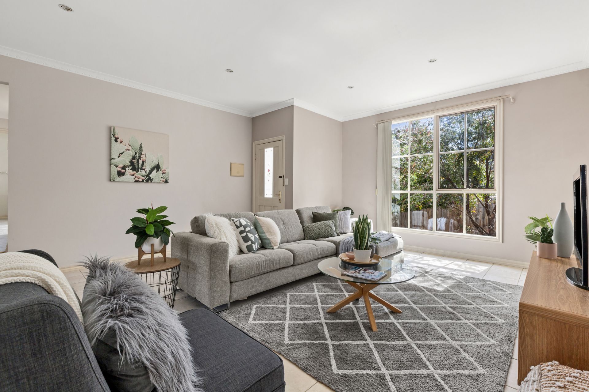 Sunny, Spacious & Superbly Located