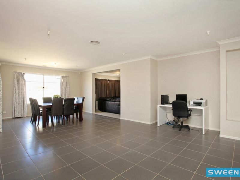 14 Flinders Place, Caroline Springs - Thumbnail 5