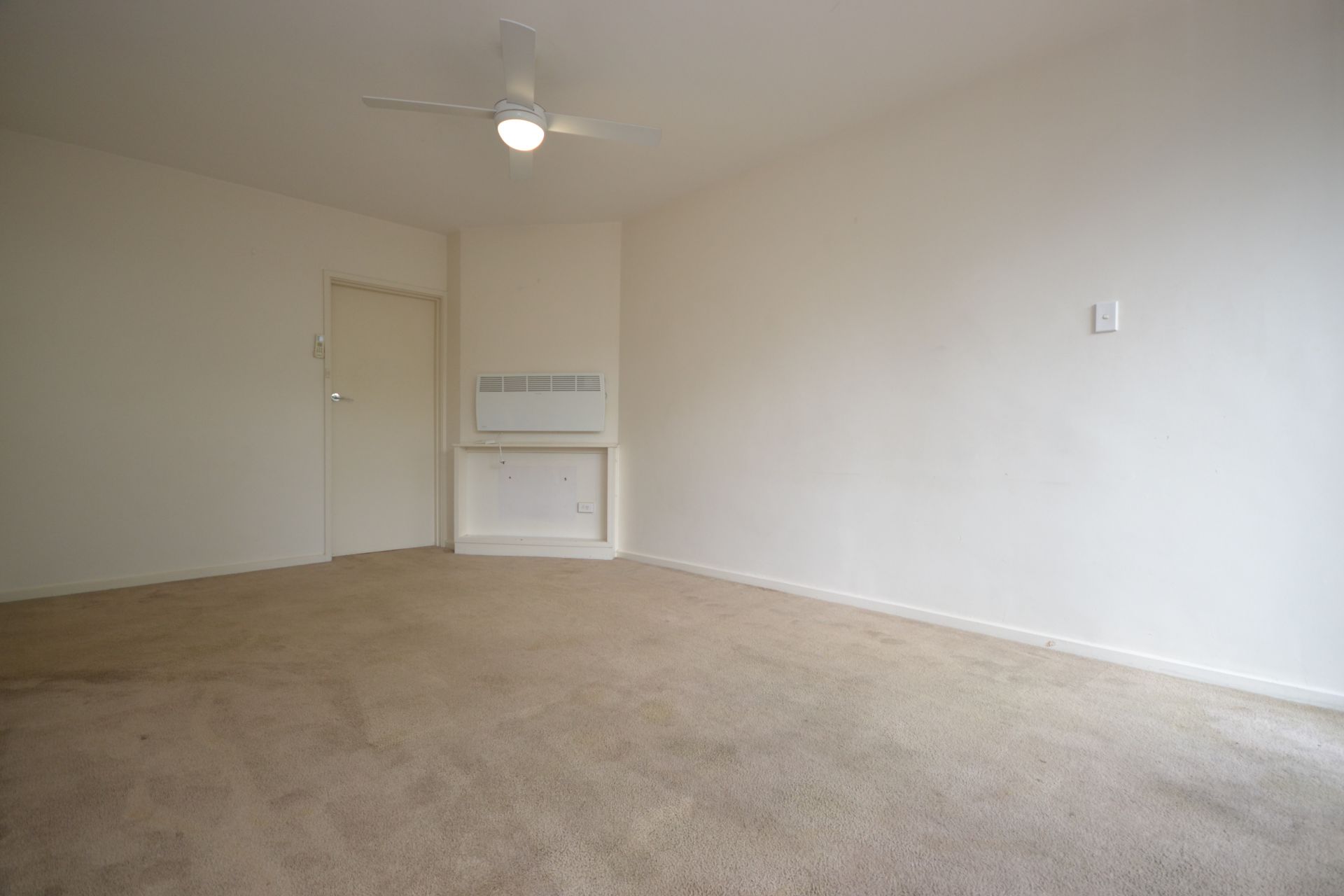 LIGHT, BRIGHT, AND CONVENIENTLY LOCATED!