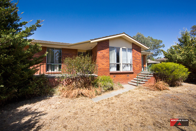 61  Kalgoorlie Crescent, Fisher - Thumbnail 2