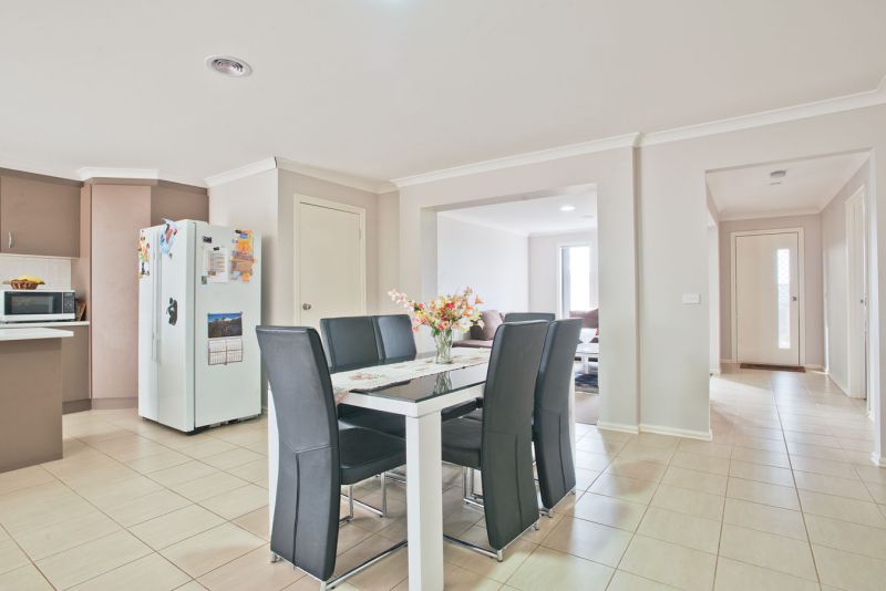 17 Lone Pine Square, Bacchus Marsh - Thumbnail 6