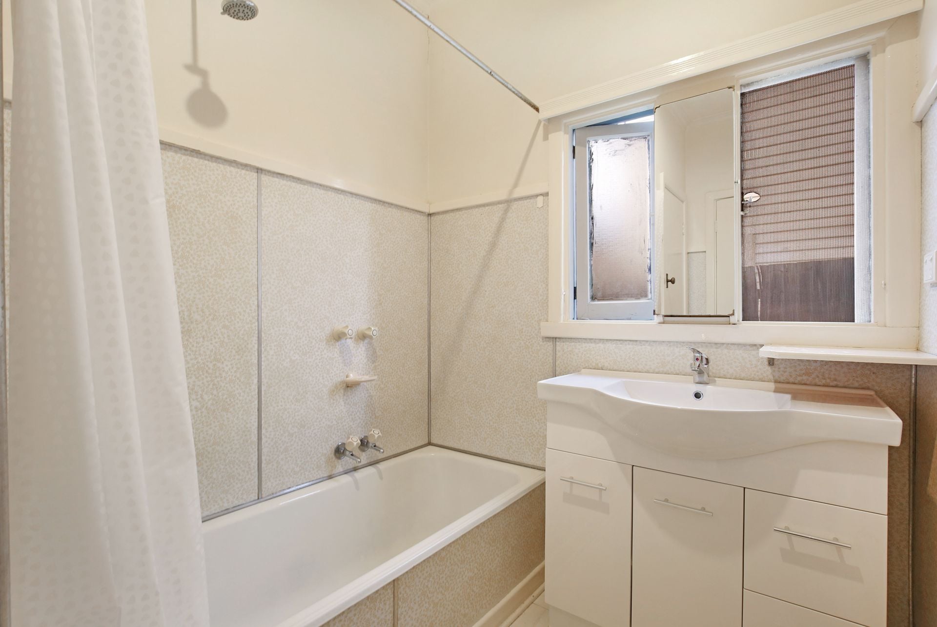 PERFECT SPACE IN A PERFECT PLACE!