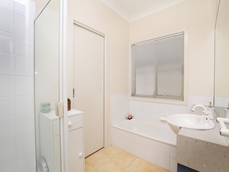 60 Grampians Way, Caroline Springs - Thumbnail 7