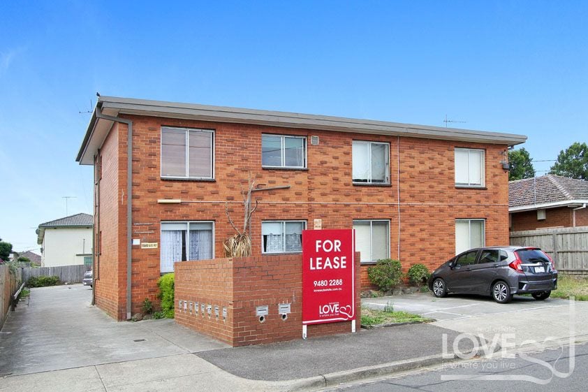 Spacious Renovated Apartment in Prime Position!