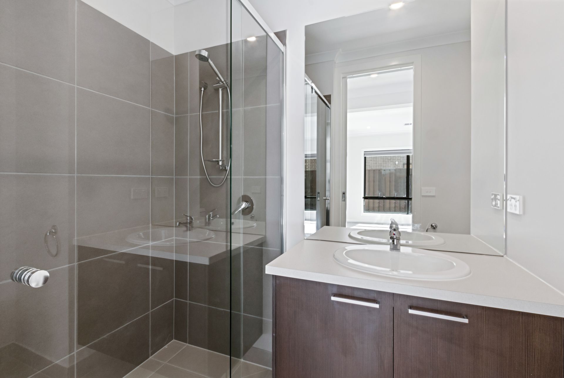 STYLISHNESS, SIZE & LOCATION, WHAT A WINNER!  ** ON HOLD **