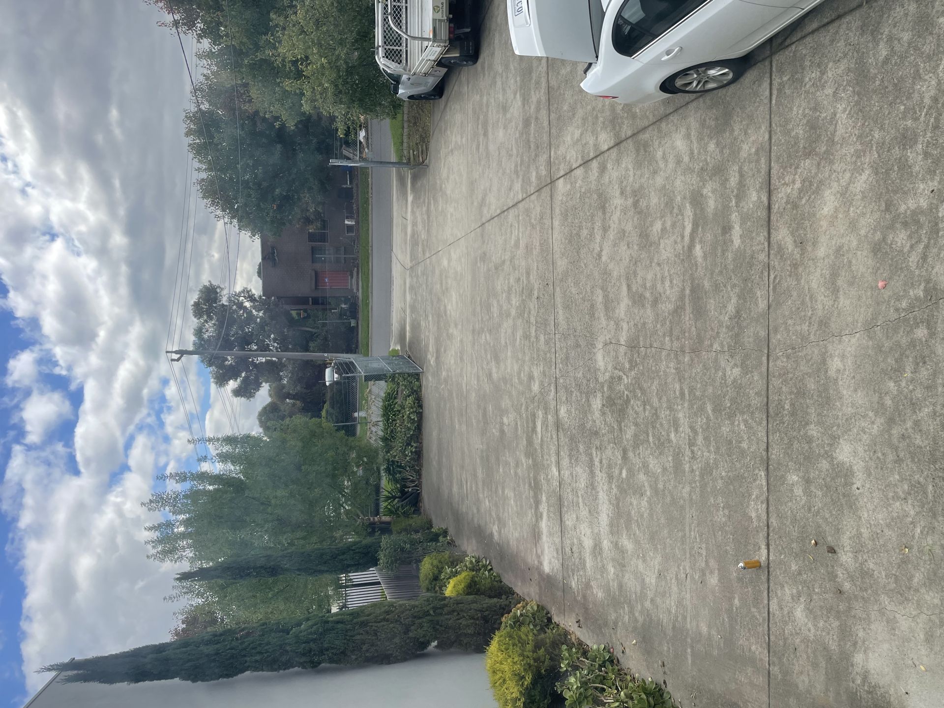 PRIME LOCATION, MOVE STRAIGHT IN