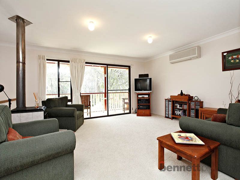 300 Lieutenant Bowen Drive, Bowen Mountain - Thumbnail 7