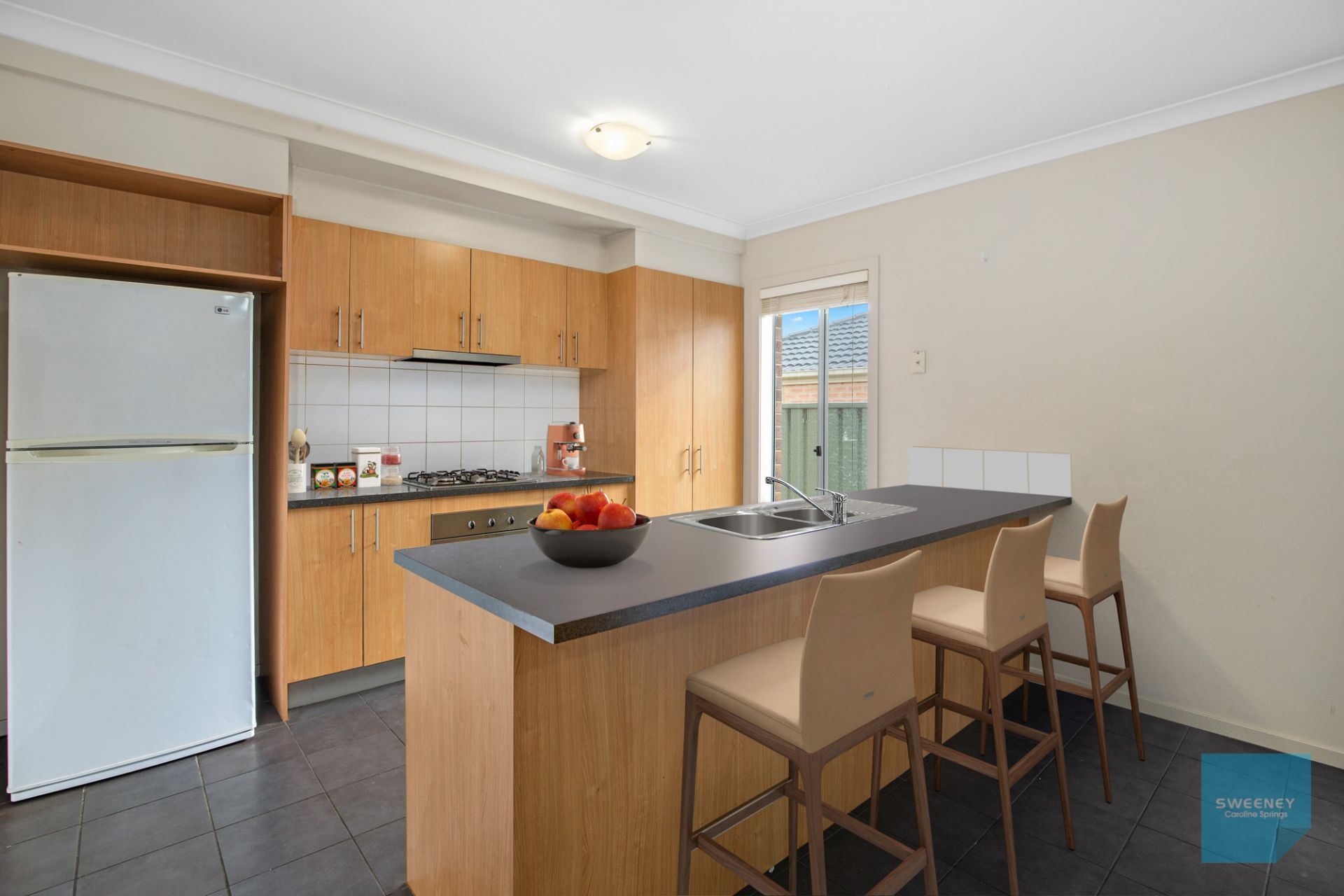 21 Dahlia Drive, Caroline Springs - Thumbnail 3