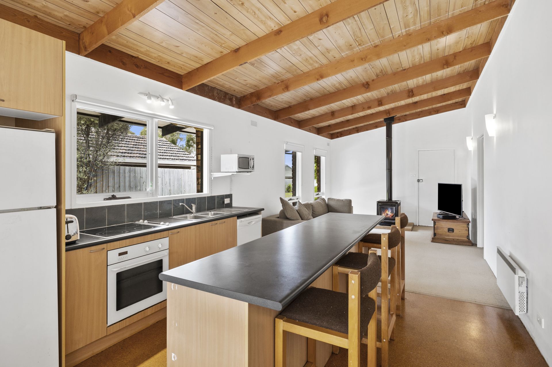 15 Antares Court, Torquay - Thumbnail 3