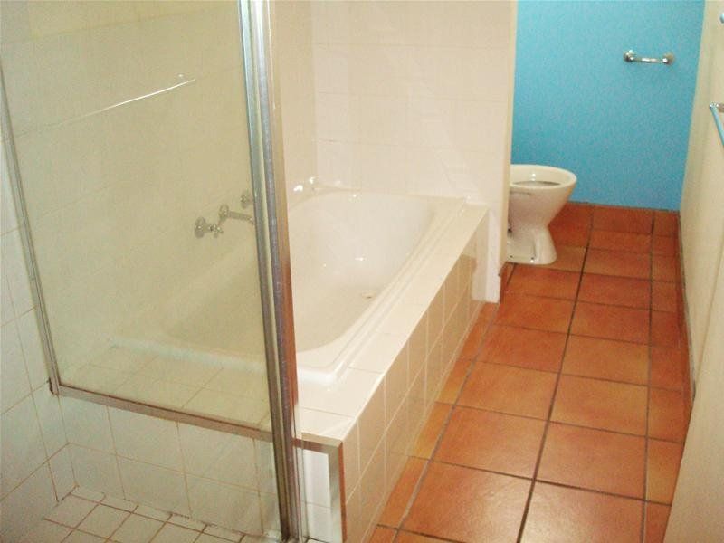 Spacious 3 Bedroom Apartment with Large Balcony!