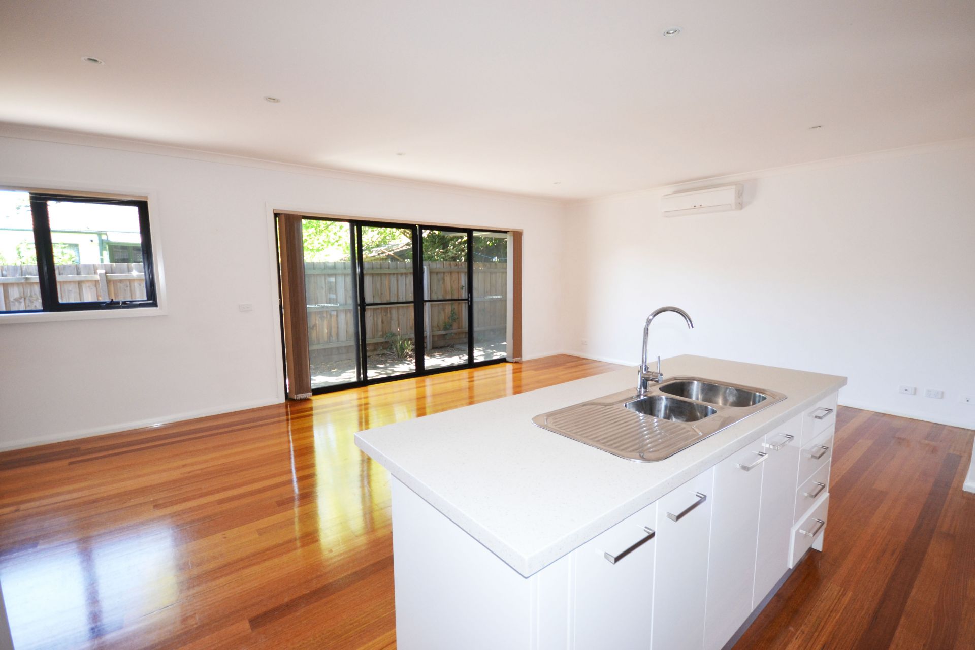 PERFECTLY PROPORTIONED & IMPRESSIVE THROUGHOUT