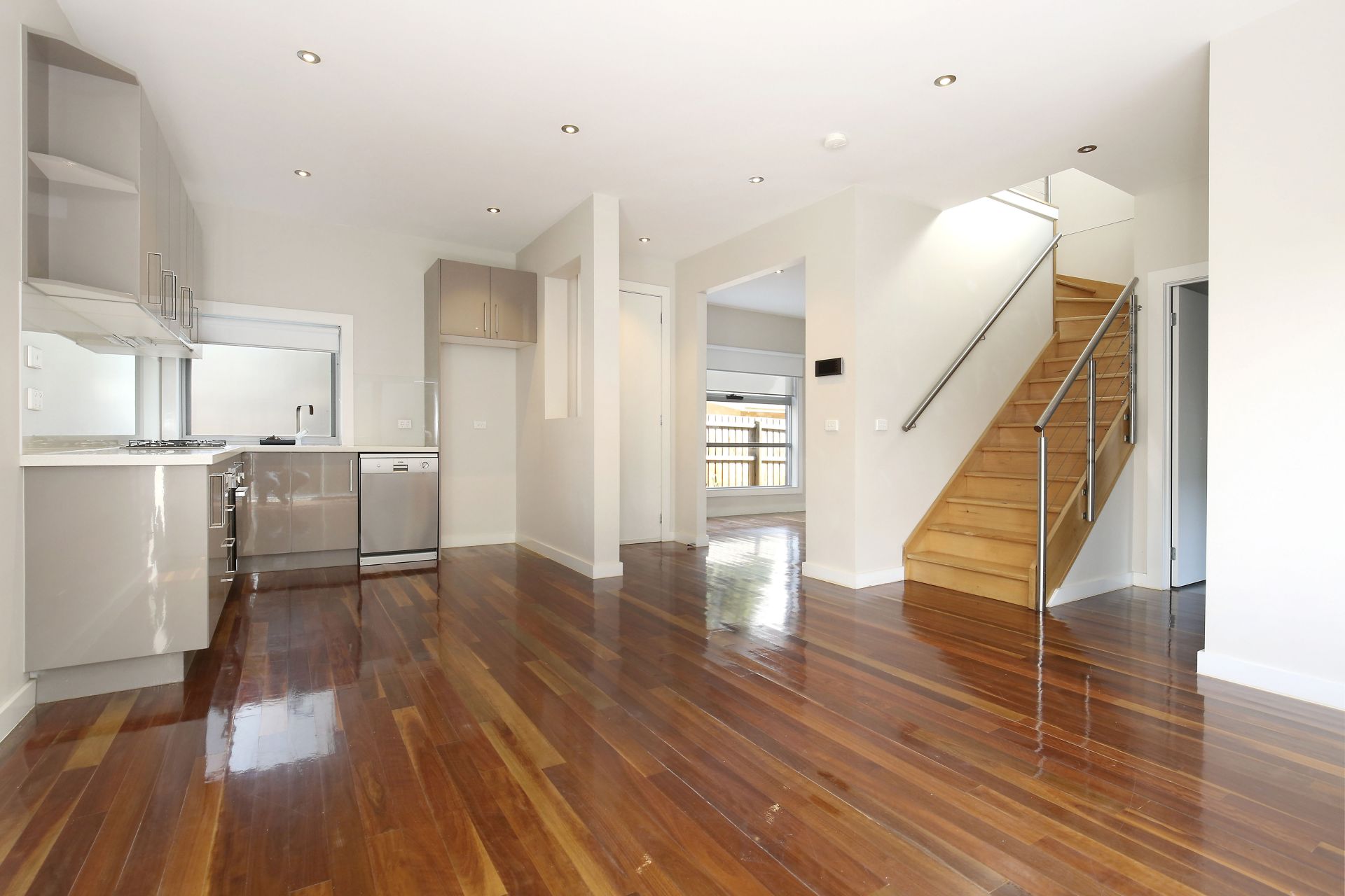 **Beautifully Presented 2 Bedroom Townhouse**