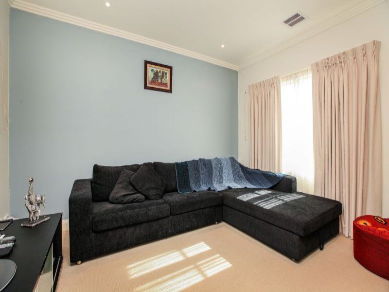 4 Wisteria Lane, Caroline Springs - Thumbnail 6