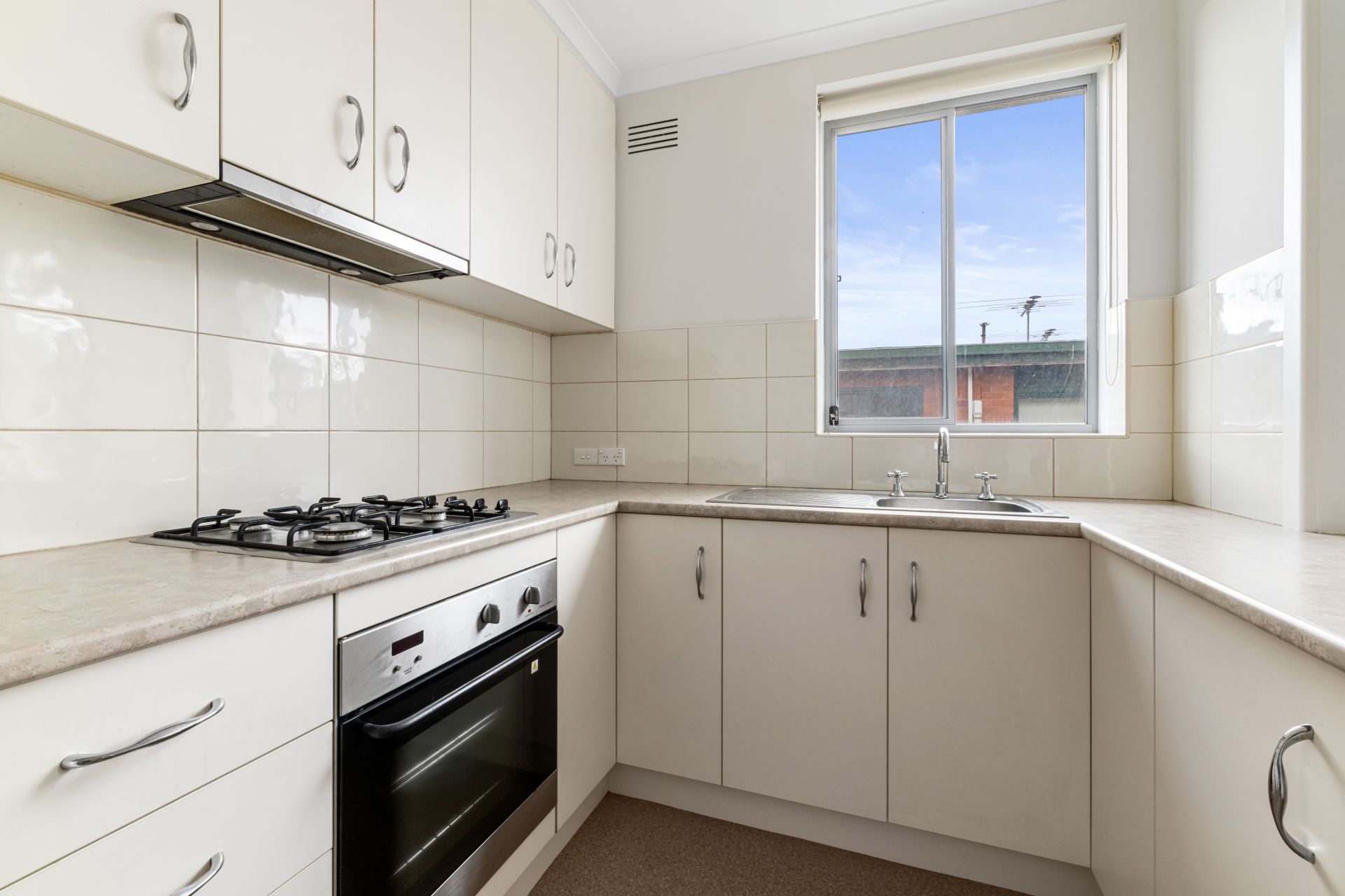 Freshly Updated Apartment in Prime Essendon Location