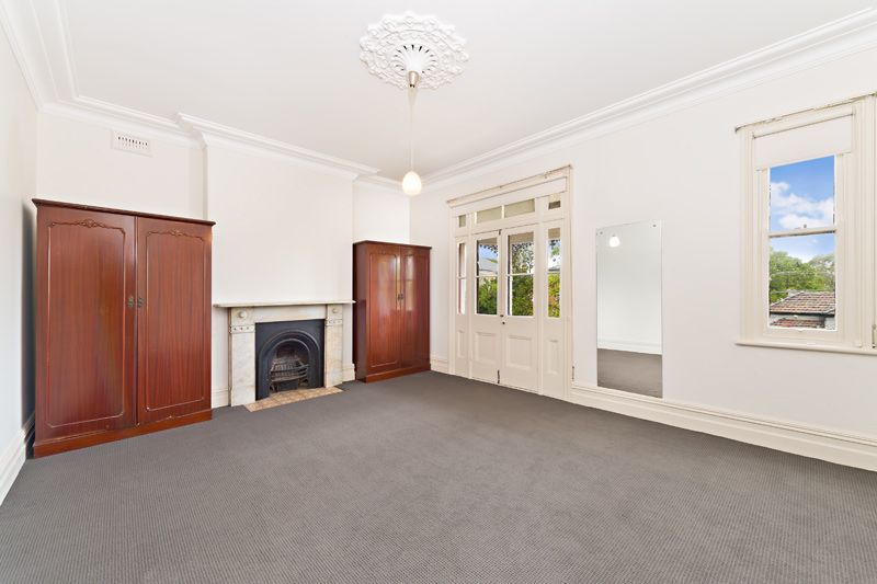 SOLD - Freestanding Three-Level Residence in a Privileged Position