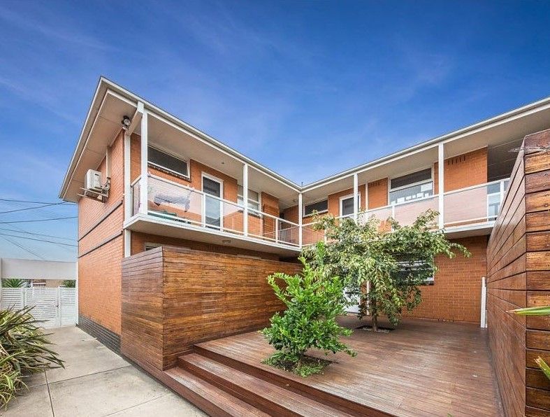 Courtyard Delight in Ideal Location