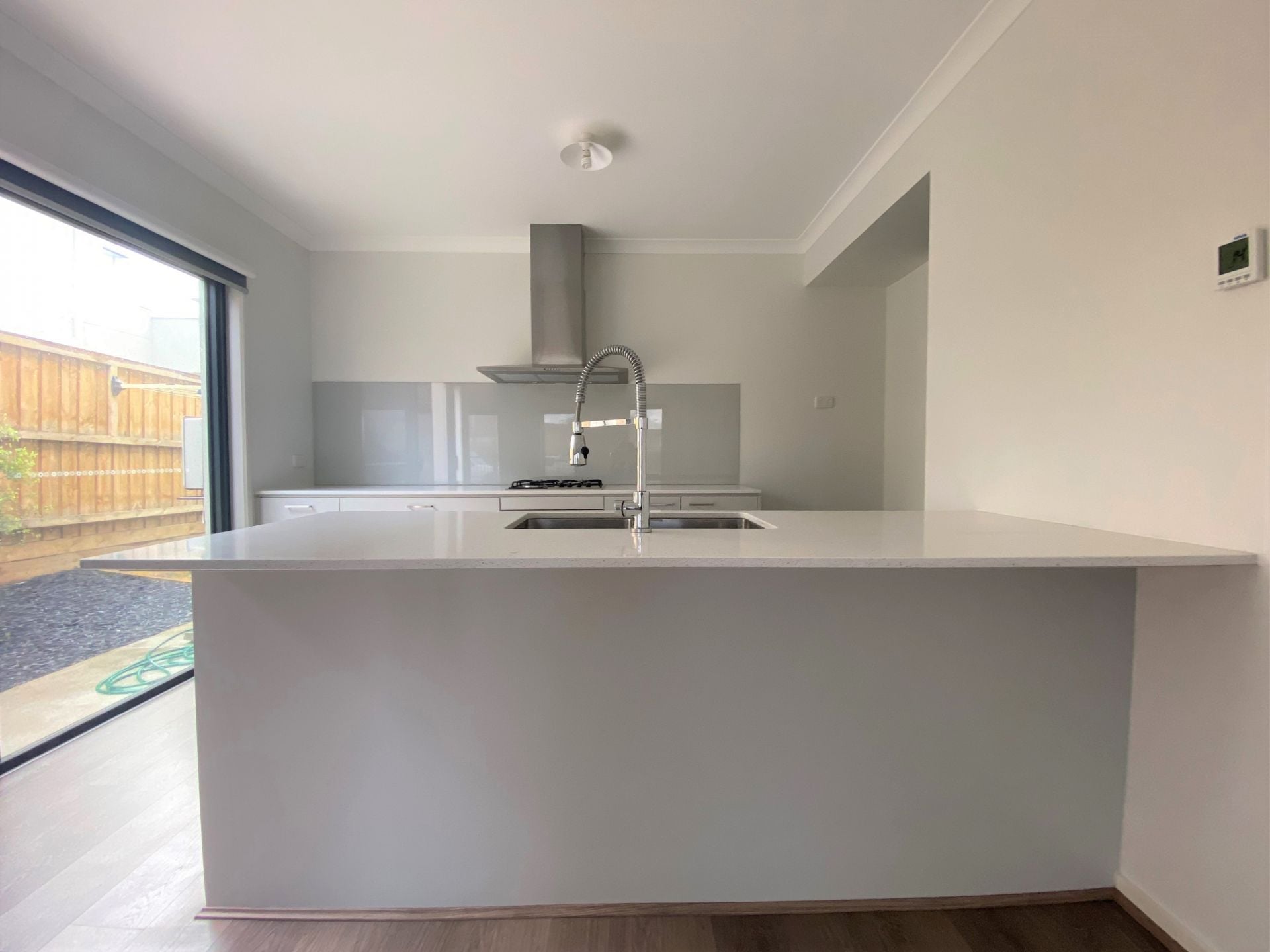 AS NEW 4 BEDROOM TOWNHOUSE!