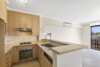 17/2 Bechert Road, Chiswick