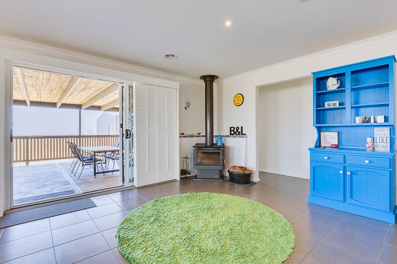 13 Lindsay Avenue, Bacchus Marsh - Thumbnail 6