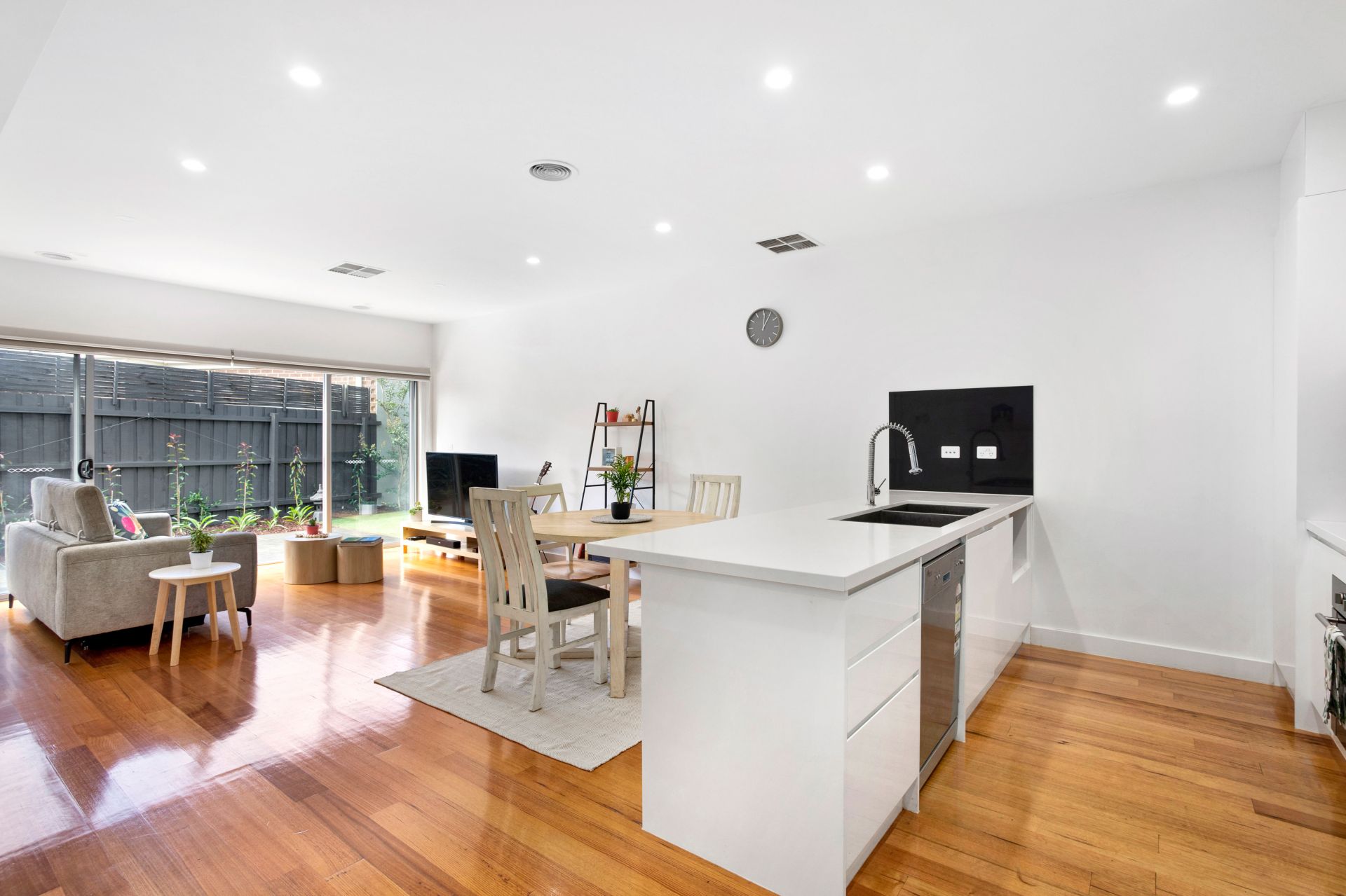 2/1 Joel Avenue, Altona North - Thumbnail 7