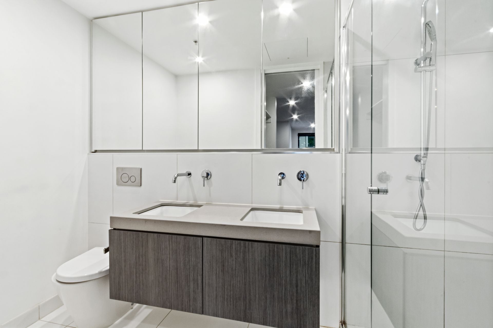 Luxurious Designer Apartment in Abbotsford with Premium Features