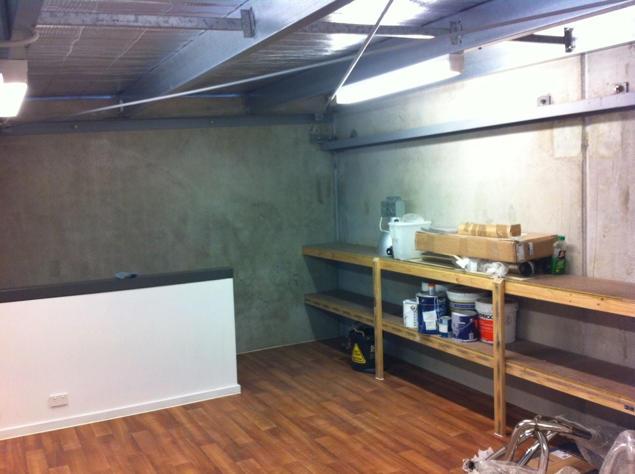 INNER CITY- AS NEW 65SQM WAREHOUSE/STORAGE UNIT.