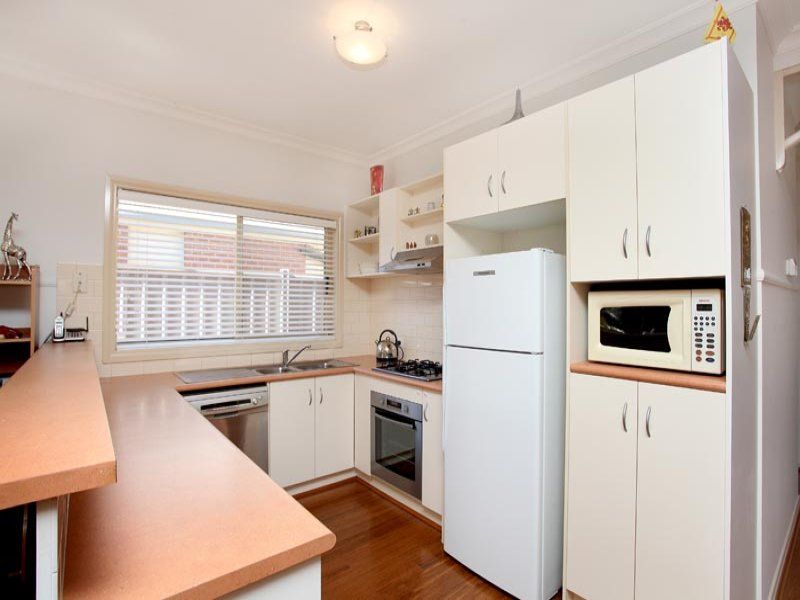17 Macedon Close, Caroline Springs - Thumbnail 4