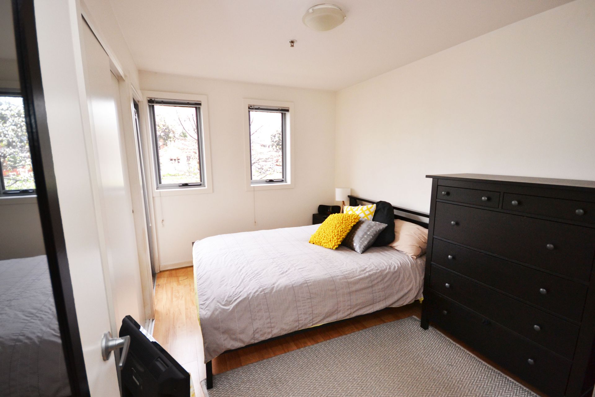 CUTE, COSY AND CONVENIENTLY LOCATED