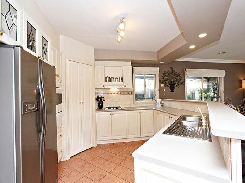 16 Windsor Gardens, Caroline Springs - Thumbnail 8