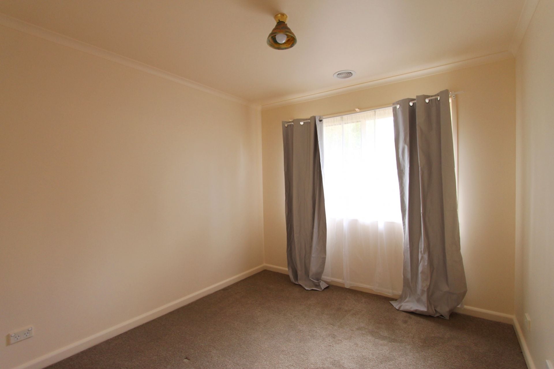 SPACIOUS HOME IN A GREAT LOCATION!!