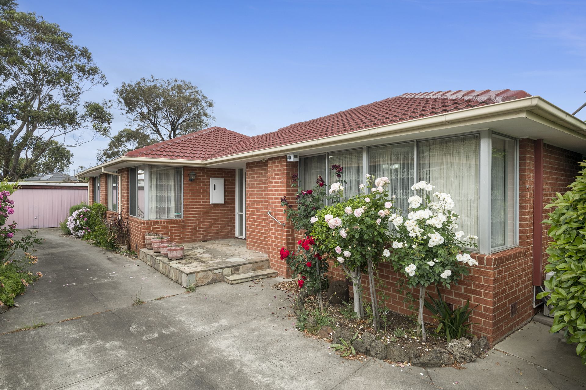 4 BEDROOM HOME
$520,000 - $570,000