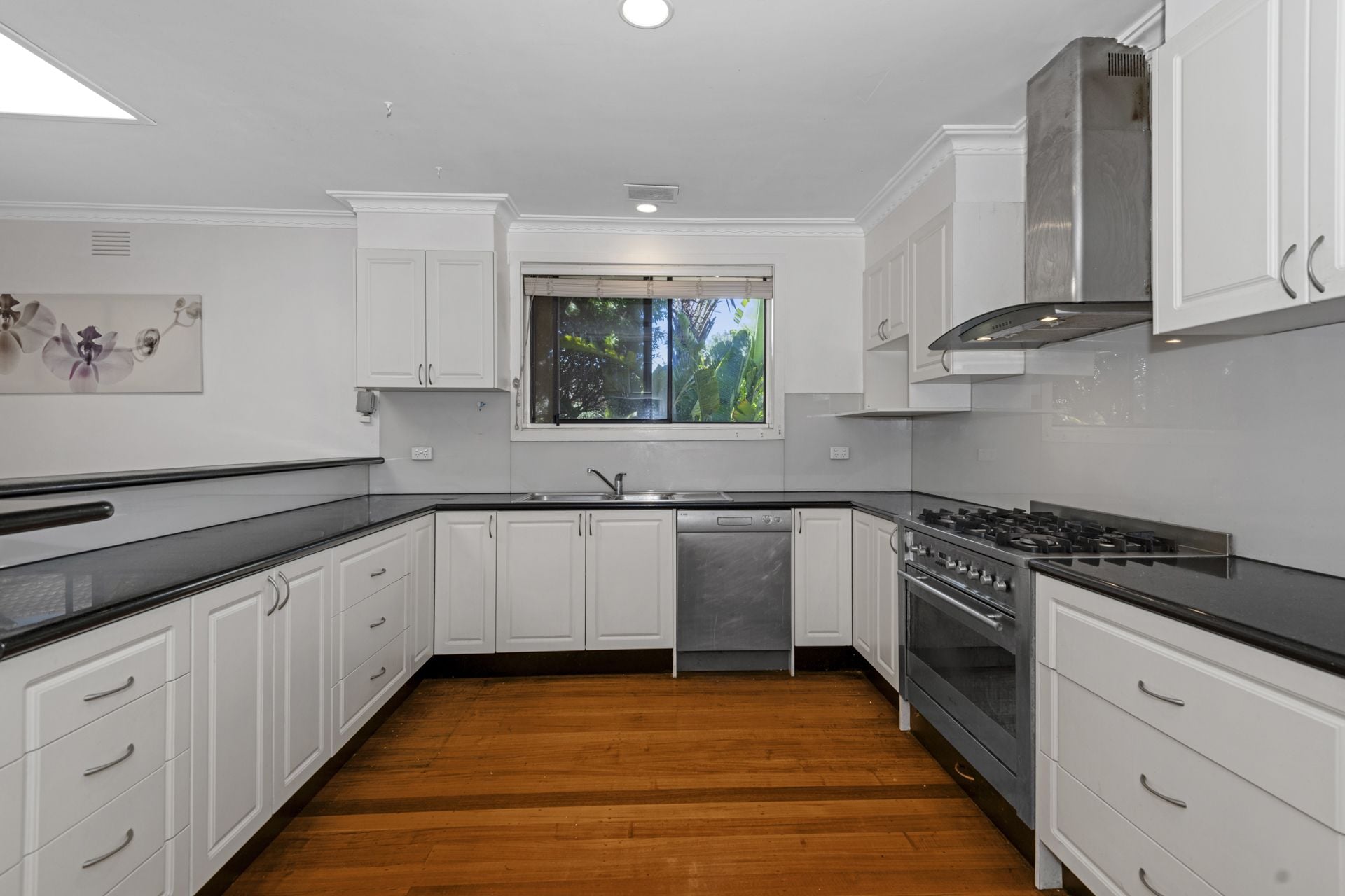 WELL SOUGHT- AFTER LOCATION