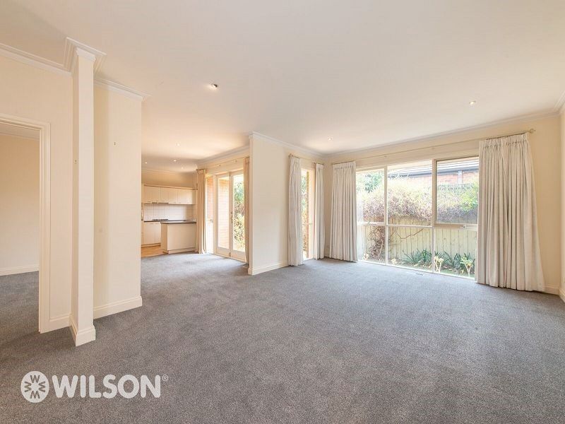 2/13 Caramar Avenue, Brighton East