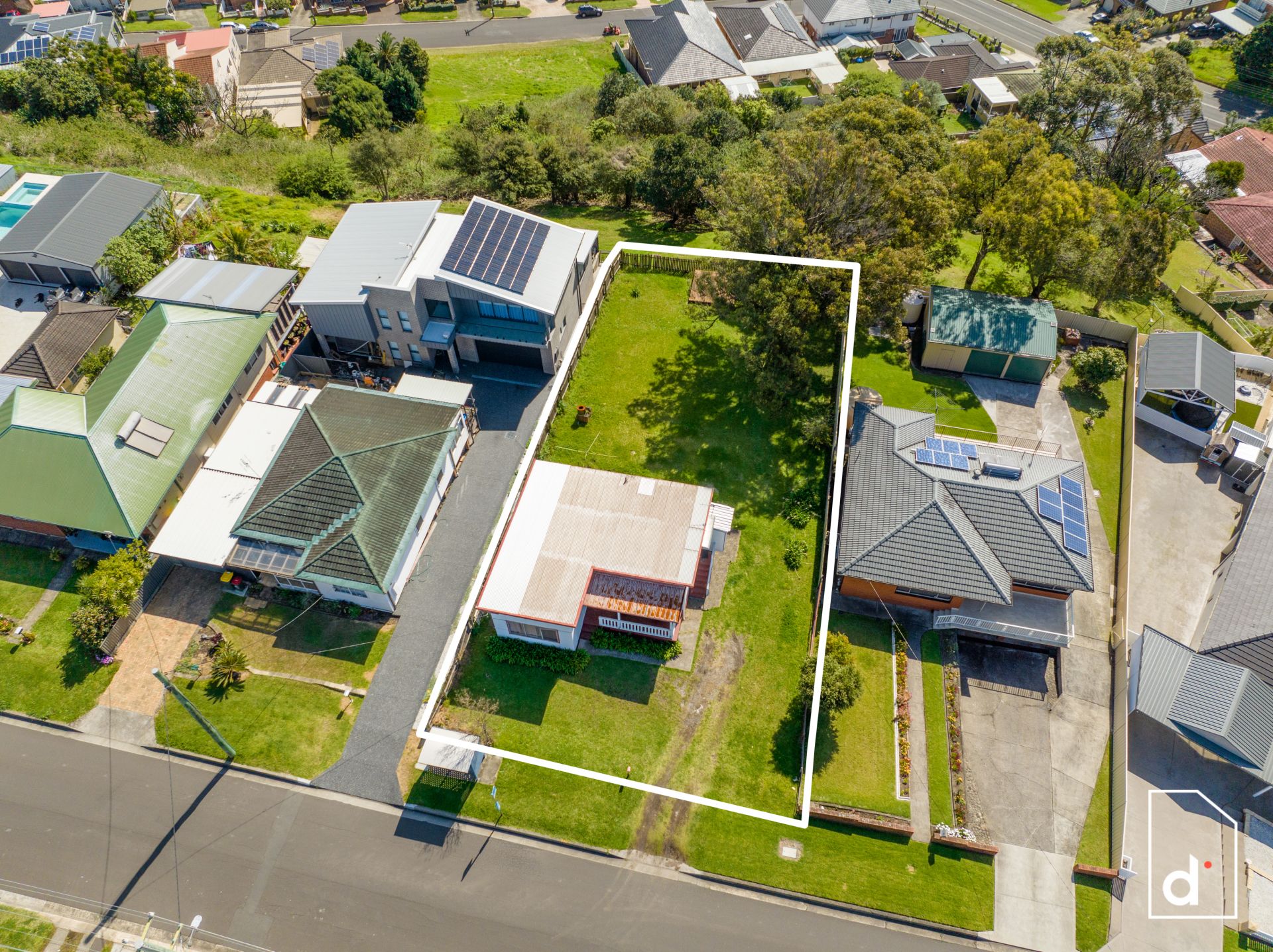 12 Noble Parade, Lake Heights NSW