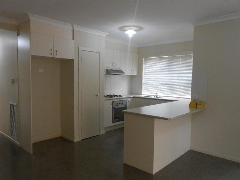 Modern Three Bedroom Home in The Aurora Estate... 6 MONTH LEASE!