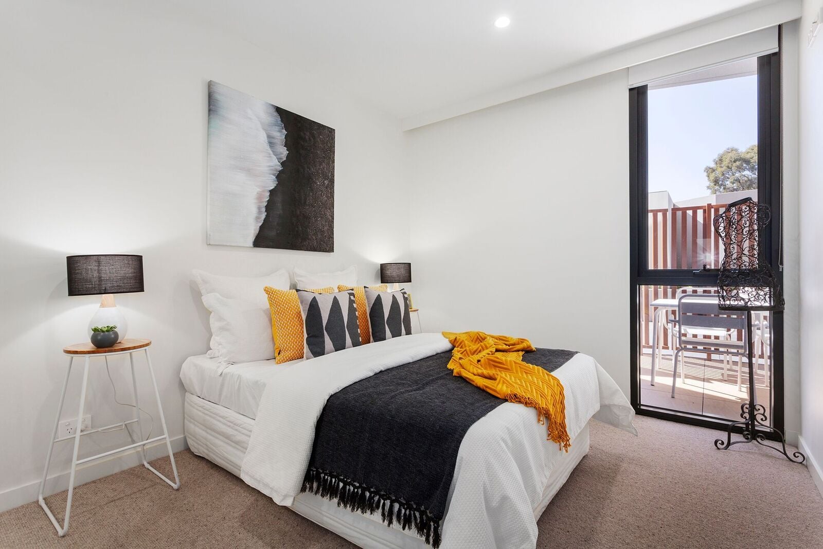 SPACIOUS ONE BEDROOM