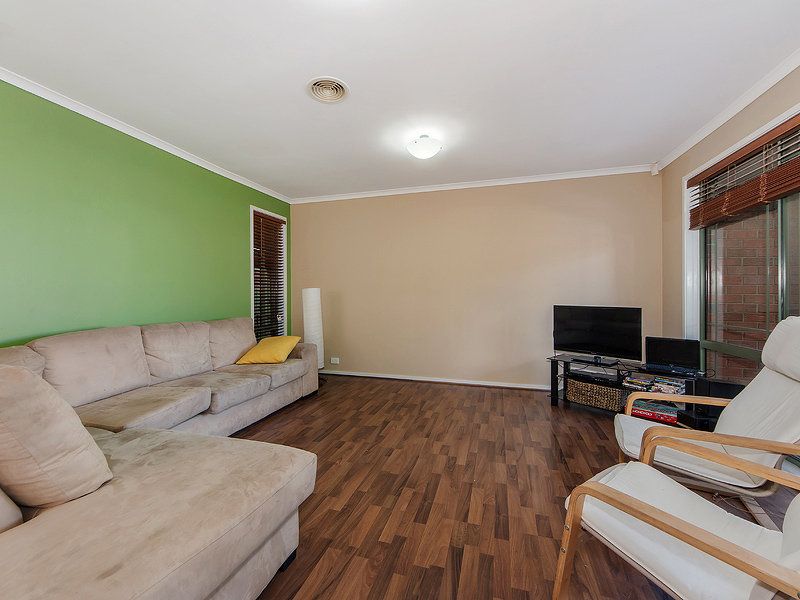 63 Chisholm Drive, Caroline Springs - Thumbnail 6