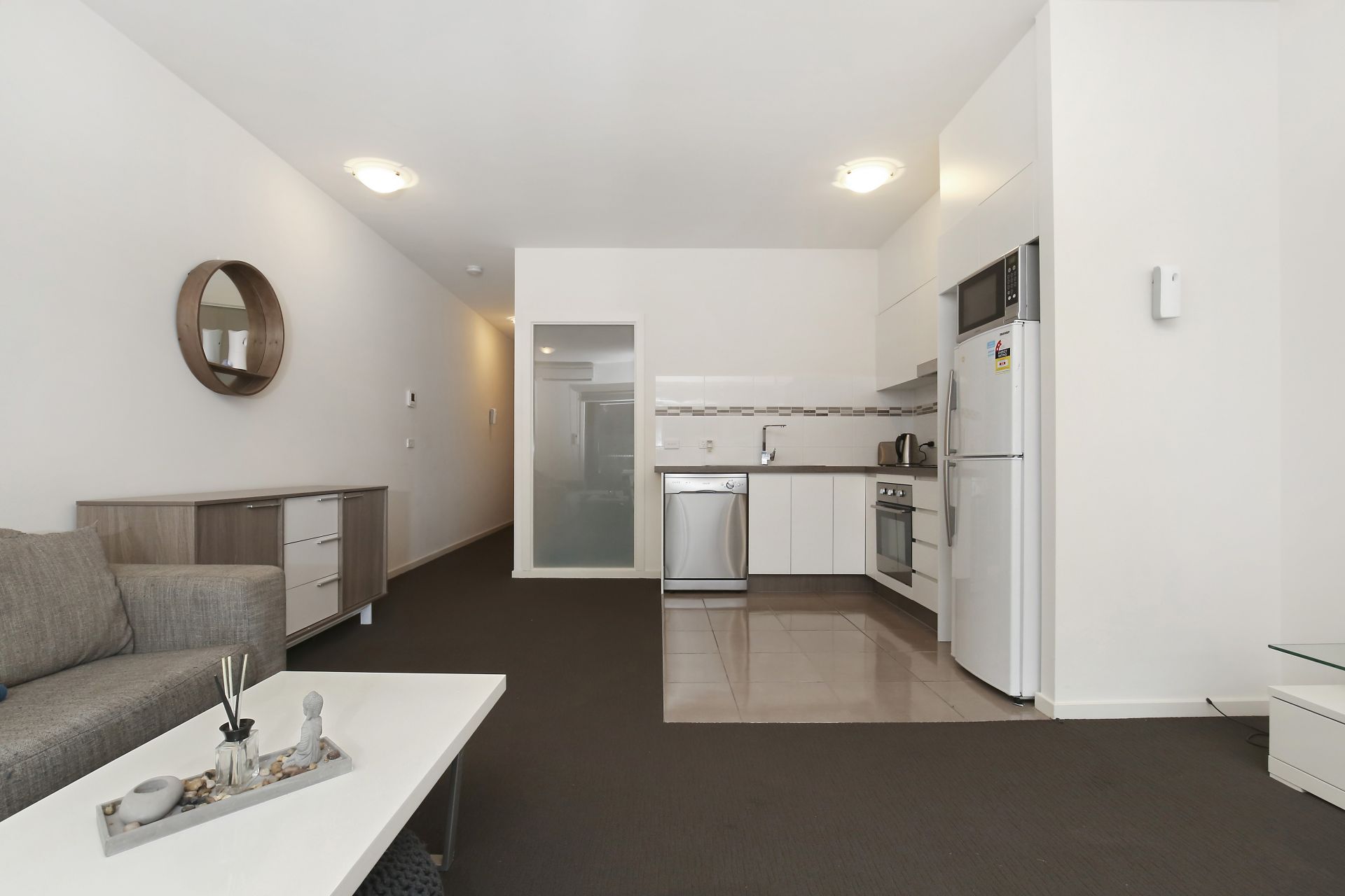 STYLISH, SPACIOUS AND WITH A TERRIFIC TERRACE