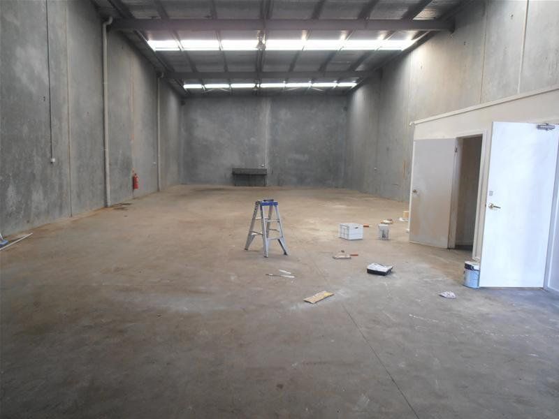FACTORY/WAREHOUSE IN SOUGHT AFTER LOCATION!