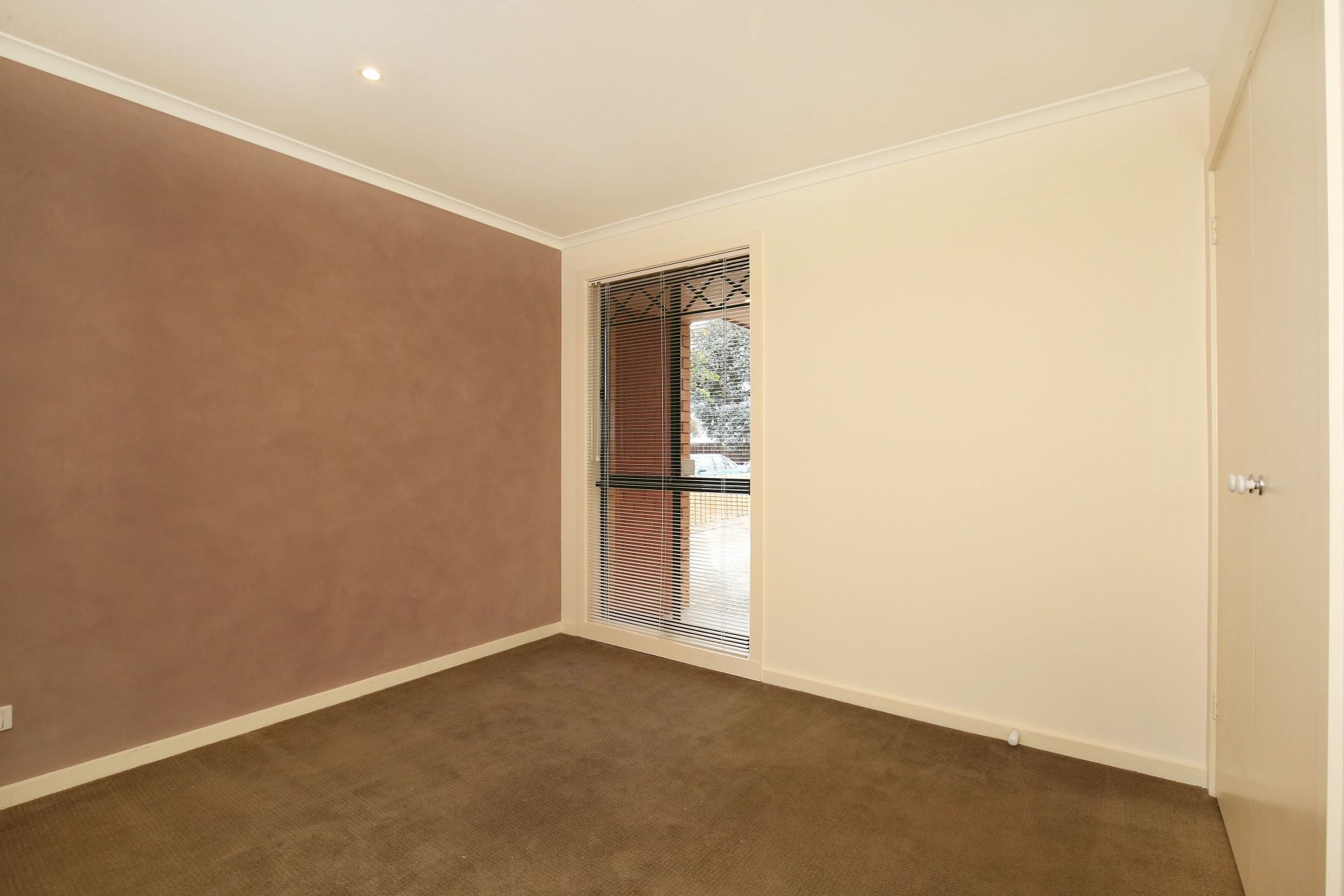 GREAT HOME UNIT & LUXURY LOCATION