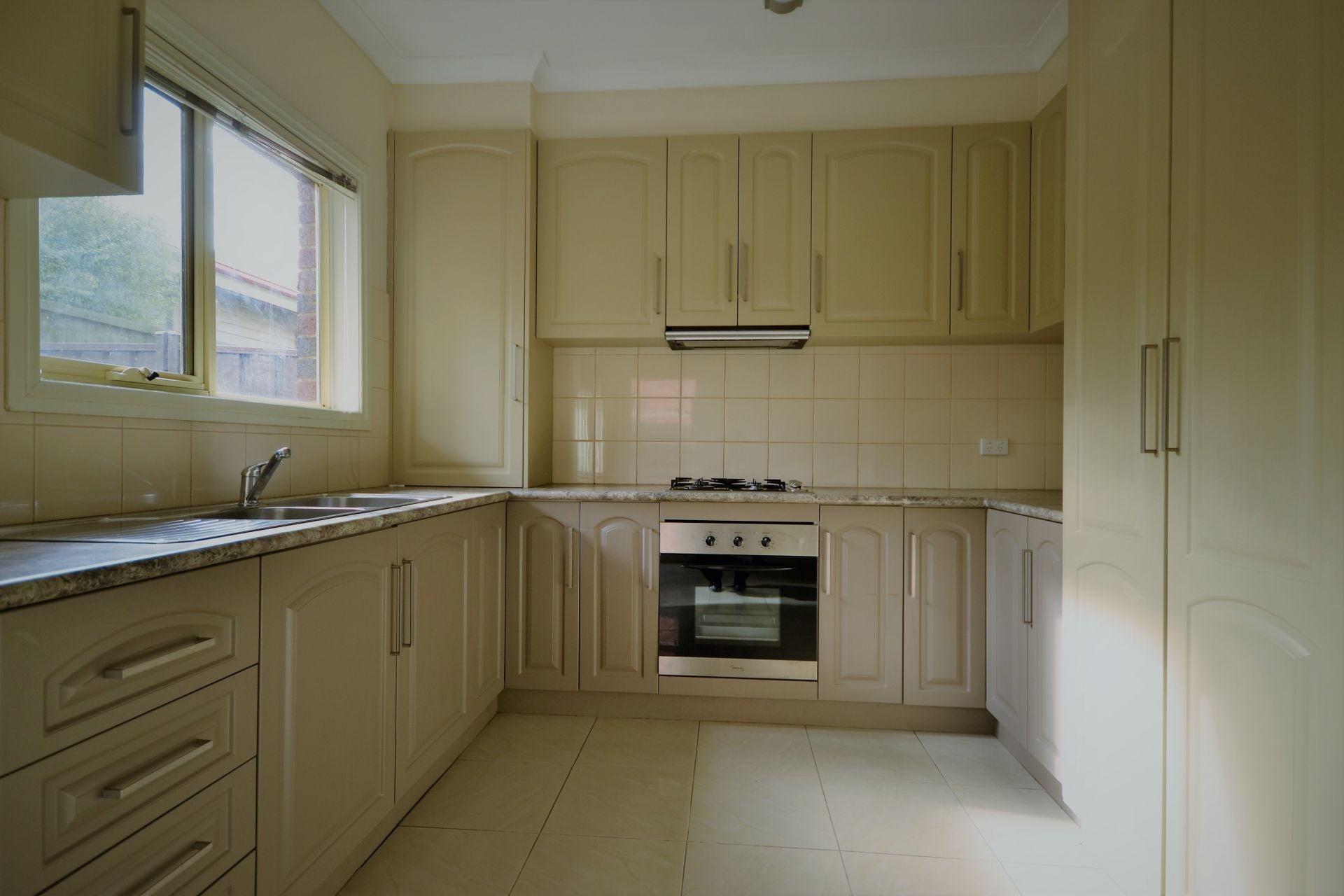 SUPERB TOWNHOUSE,  IN A FABULOUS LOCATION.