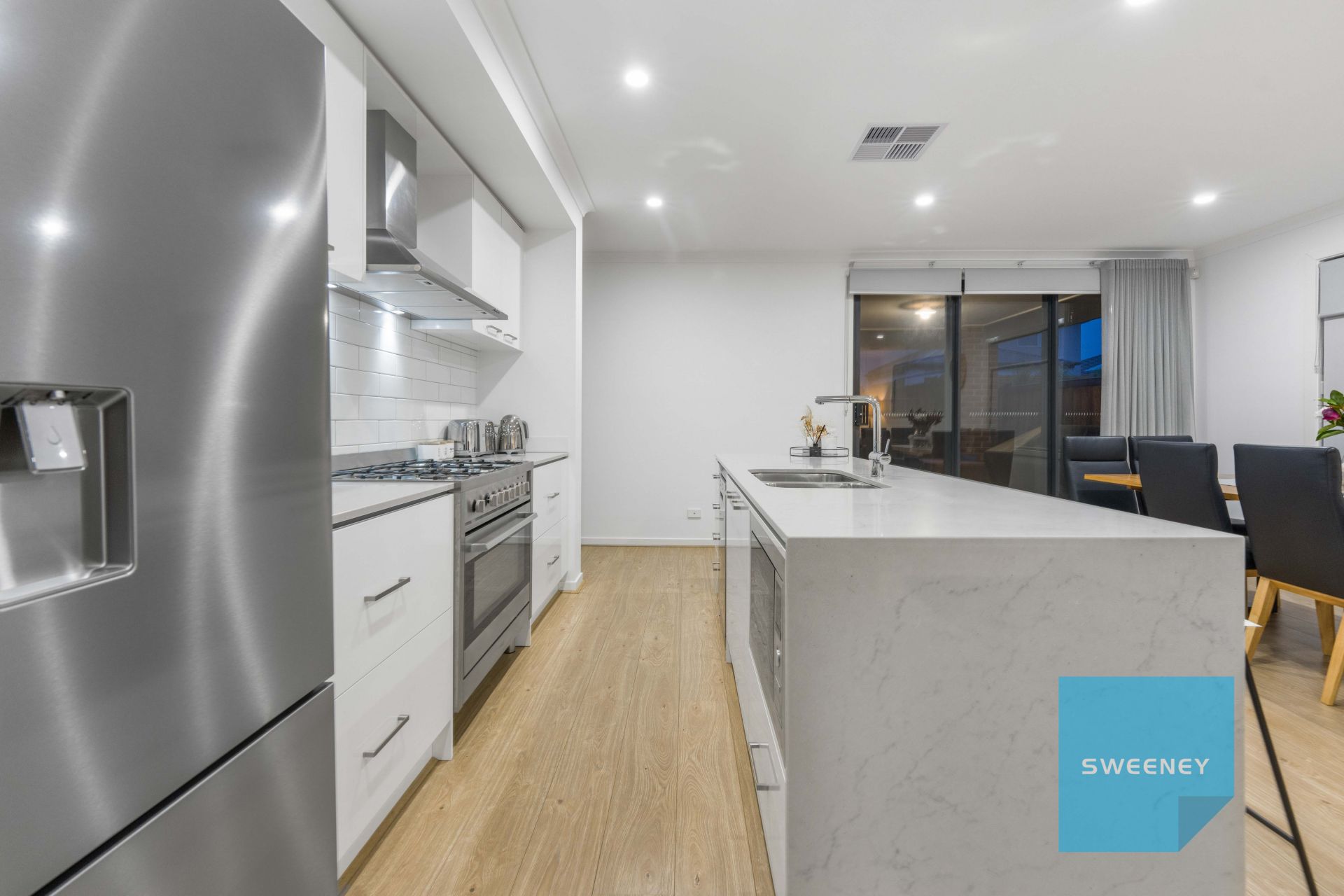 16 Journey Drive, Fraser Rise - Thumbnail 4