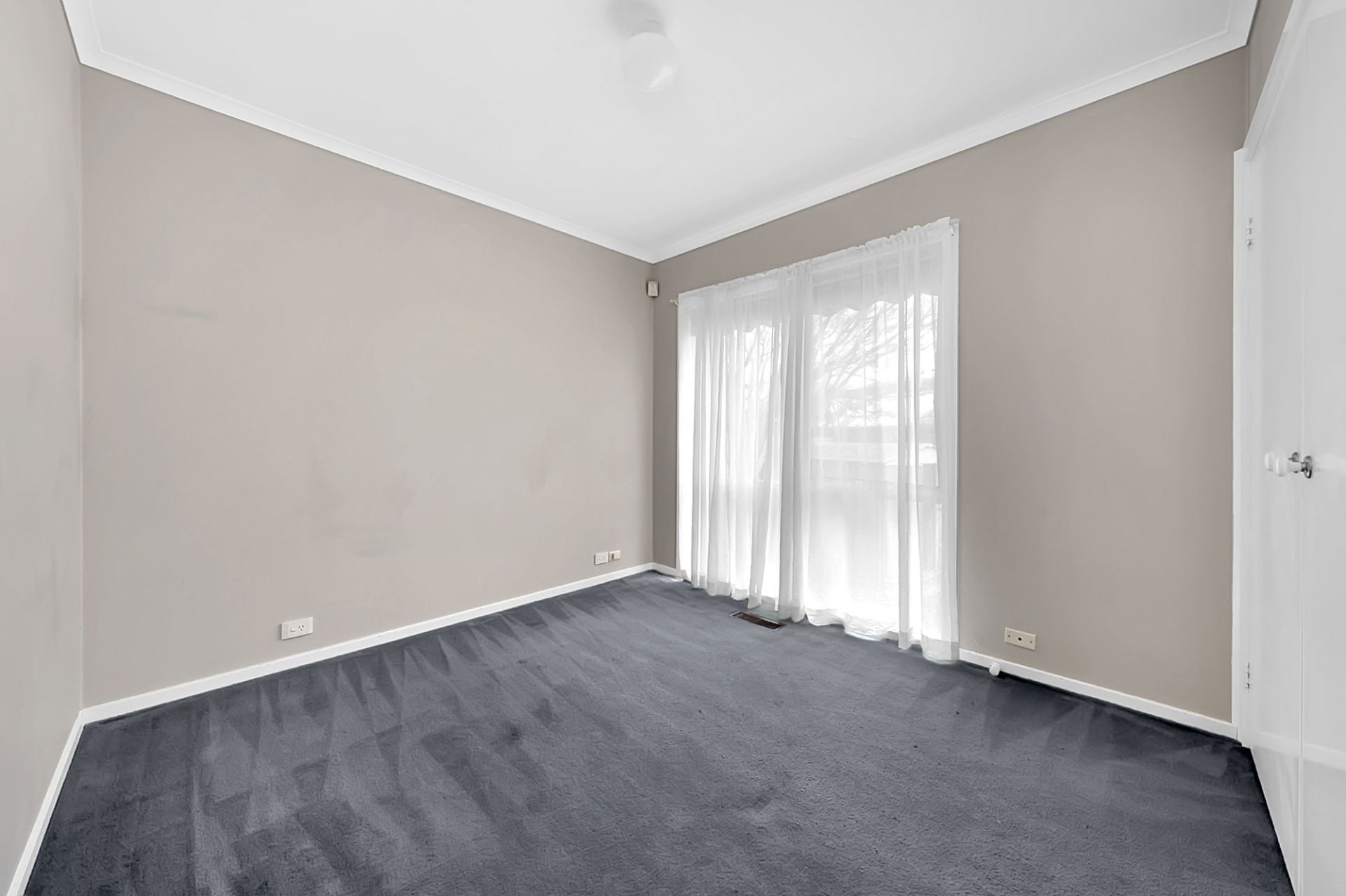 Stylish Living In Mill Park Heights
