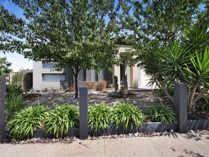 38 Central Parkway, Caroline Springs - Thumbnail 2